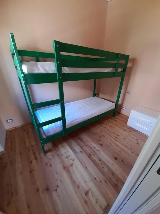Atena Специя Екстериор снимка