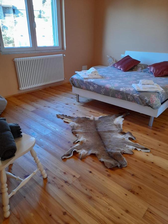 Atena Специя Екстериор снимка